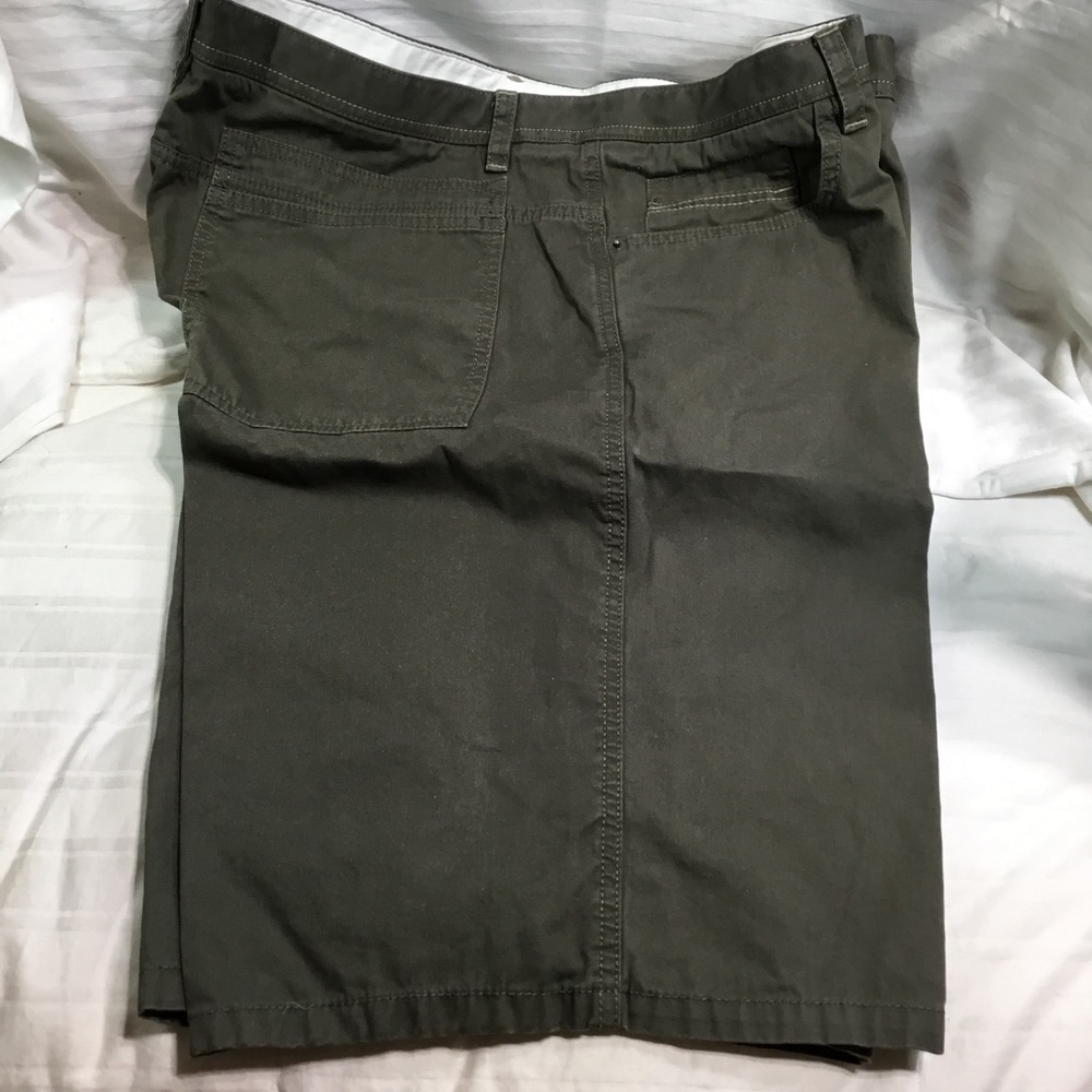 Casuals men’s shorts, 40” waist, cotton, pockets